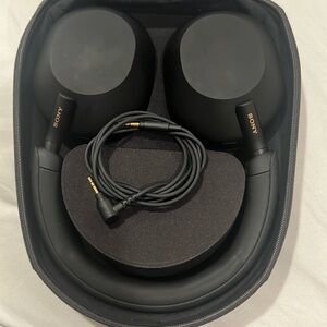 Sony WH-1000xm5 headphones ideal for noise cancellation for traveling.